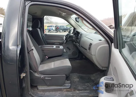 2009 Chevrolet Silverado 1500 Work Truck z USA, uszkodzony, nr VIN 1GCEC14XX9Z107771